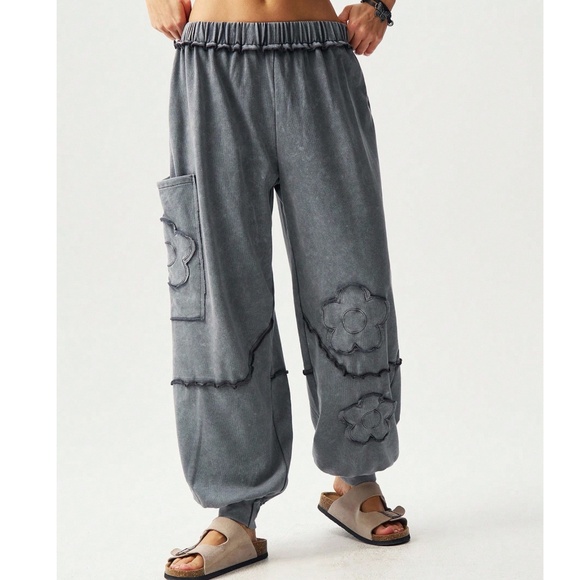 Plus Mineral Wash Stretchy Waist Floral Patchwork Jogger Pants - Picture 9 of 9